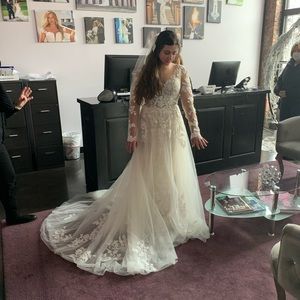 Wedding dress